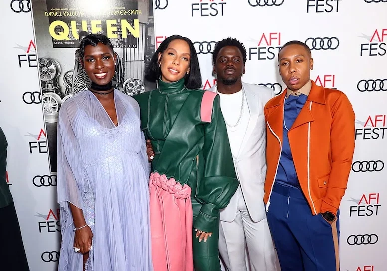 花臂夫夫团队与国际明星在红毯上的合影